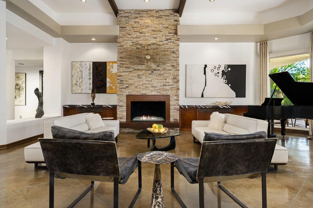 103 Waterford Circle