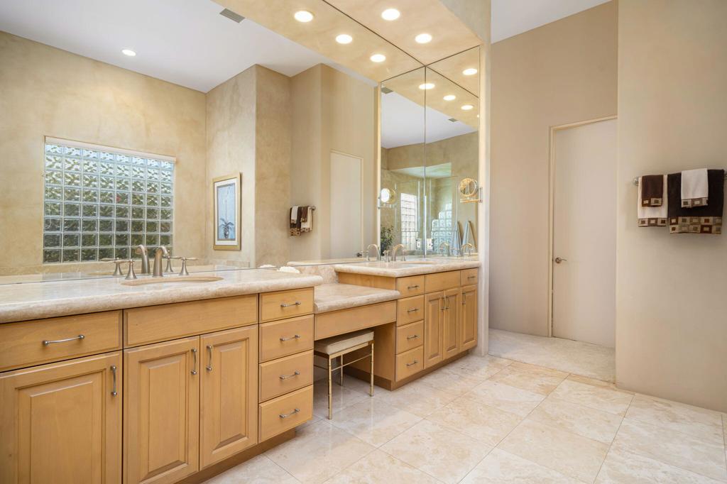 137 Waterford Circle