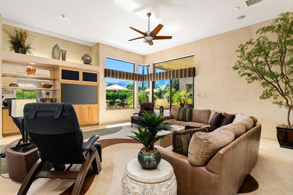 137 Waterford Circle