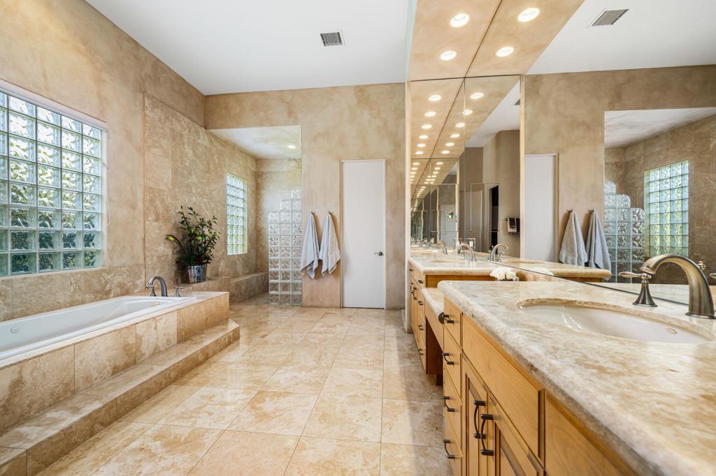 137 Waterford Circle