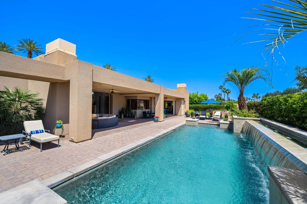 155 Waterford Circle