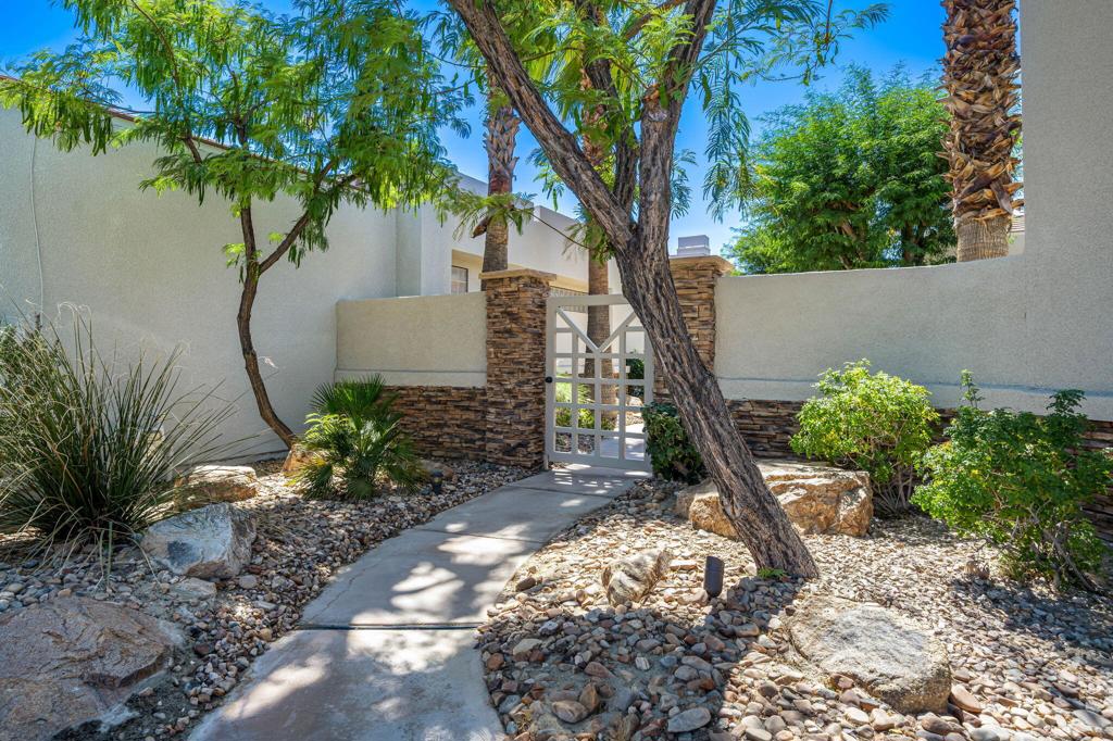 9 Birkdale Circle