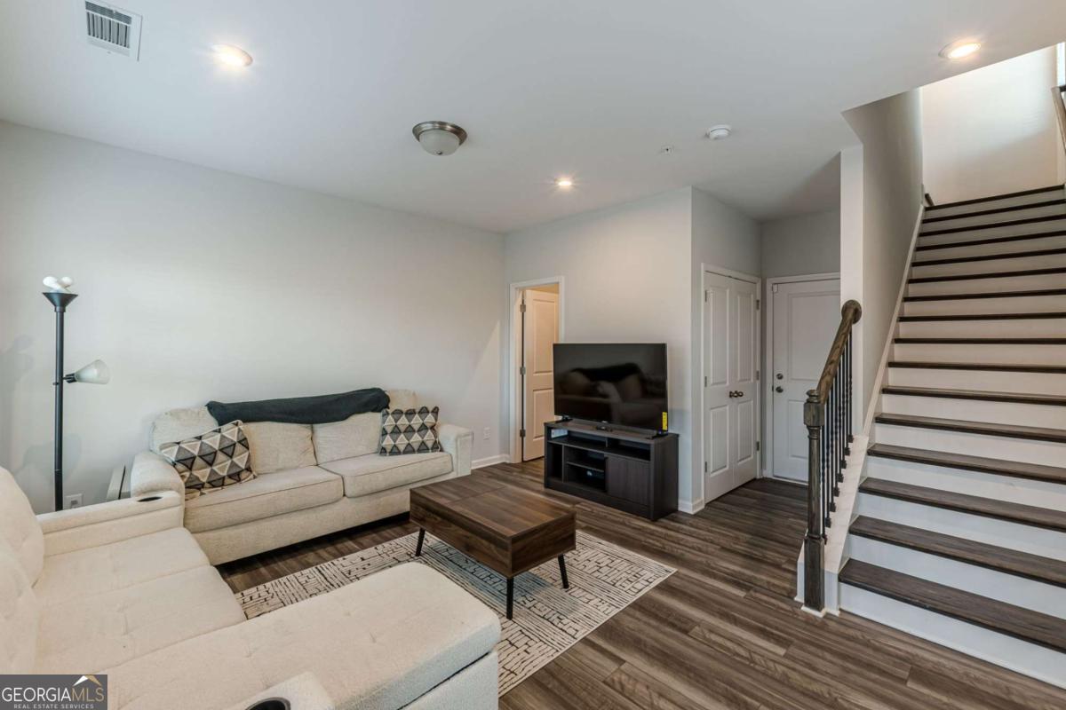 1205 Skylar Lane SE