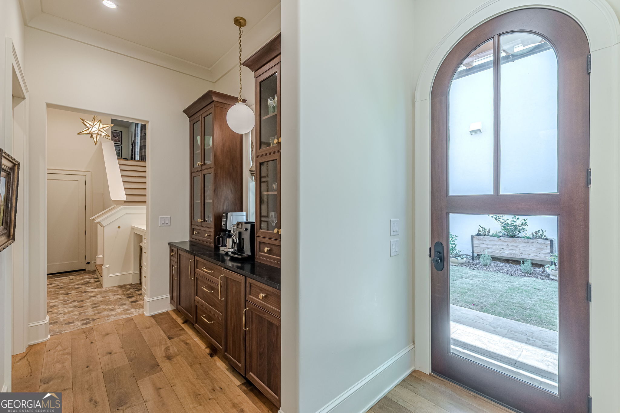 290 Guild Lane