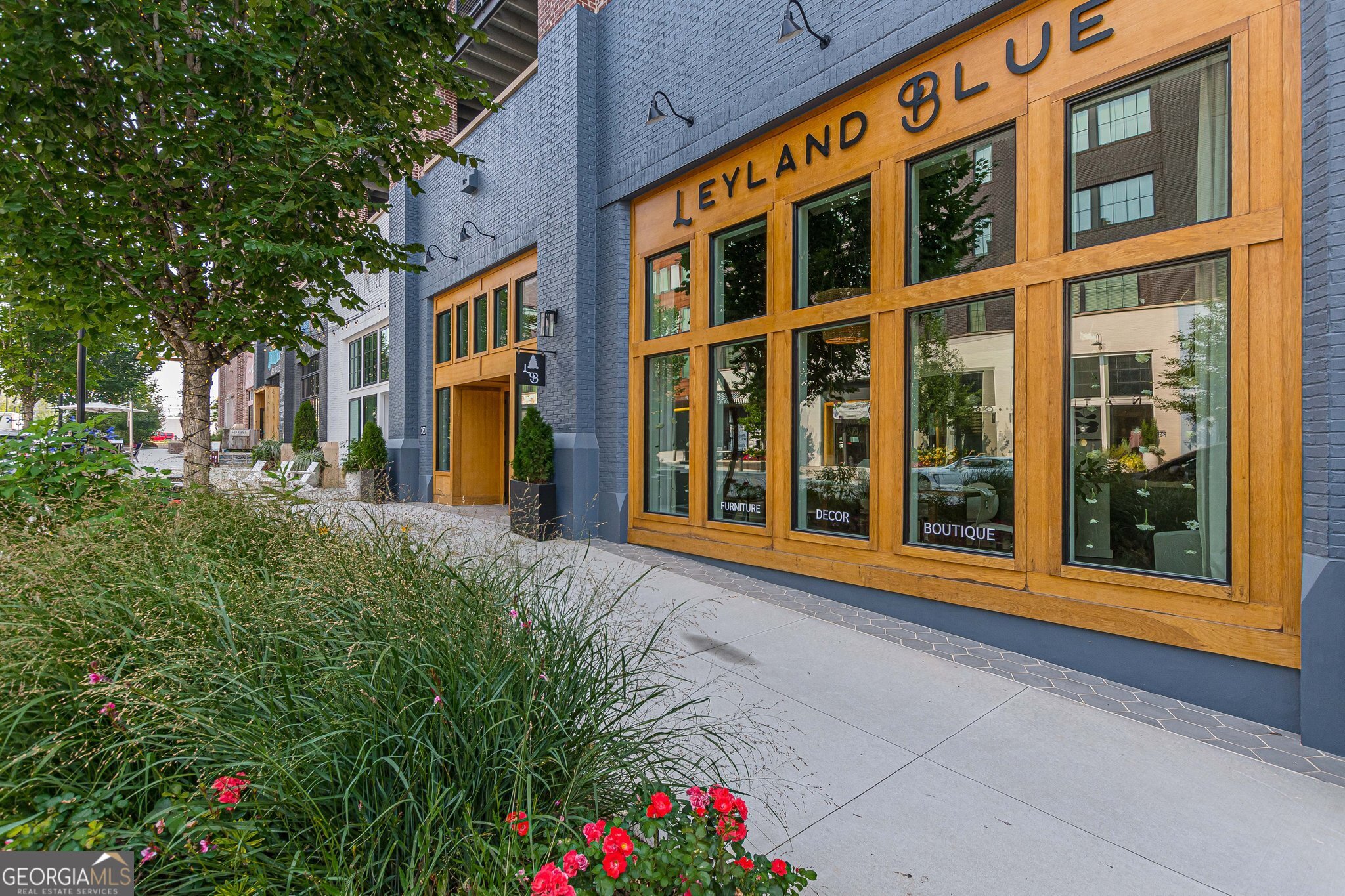 290 Guild Lane