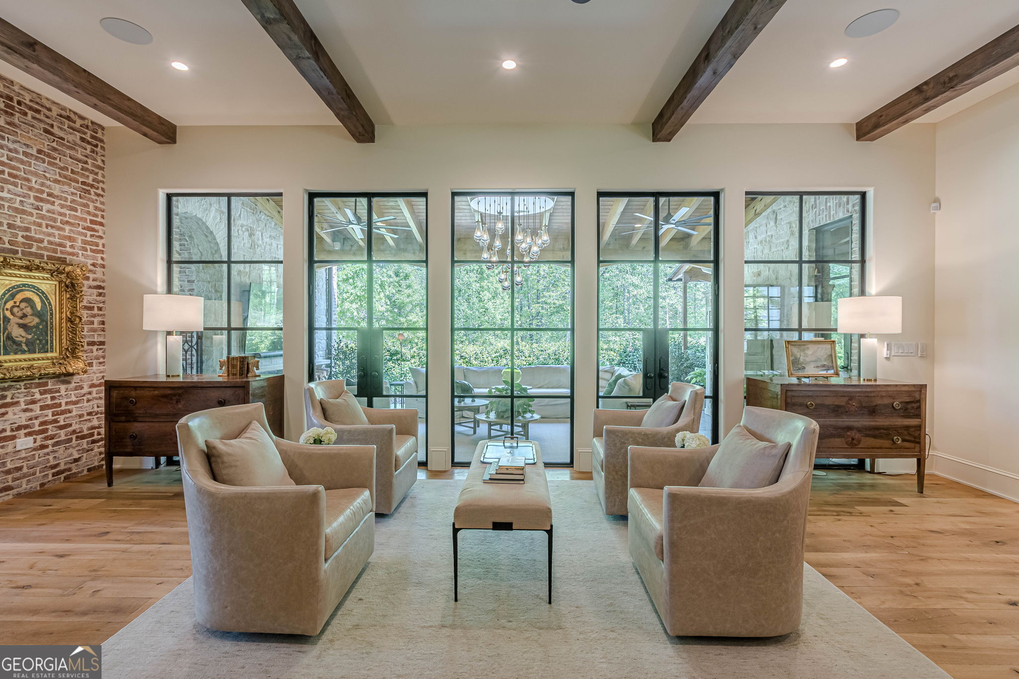 290 Guild Lane