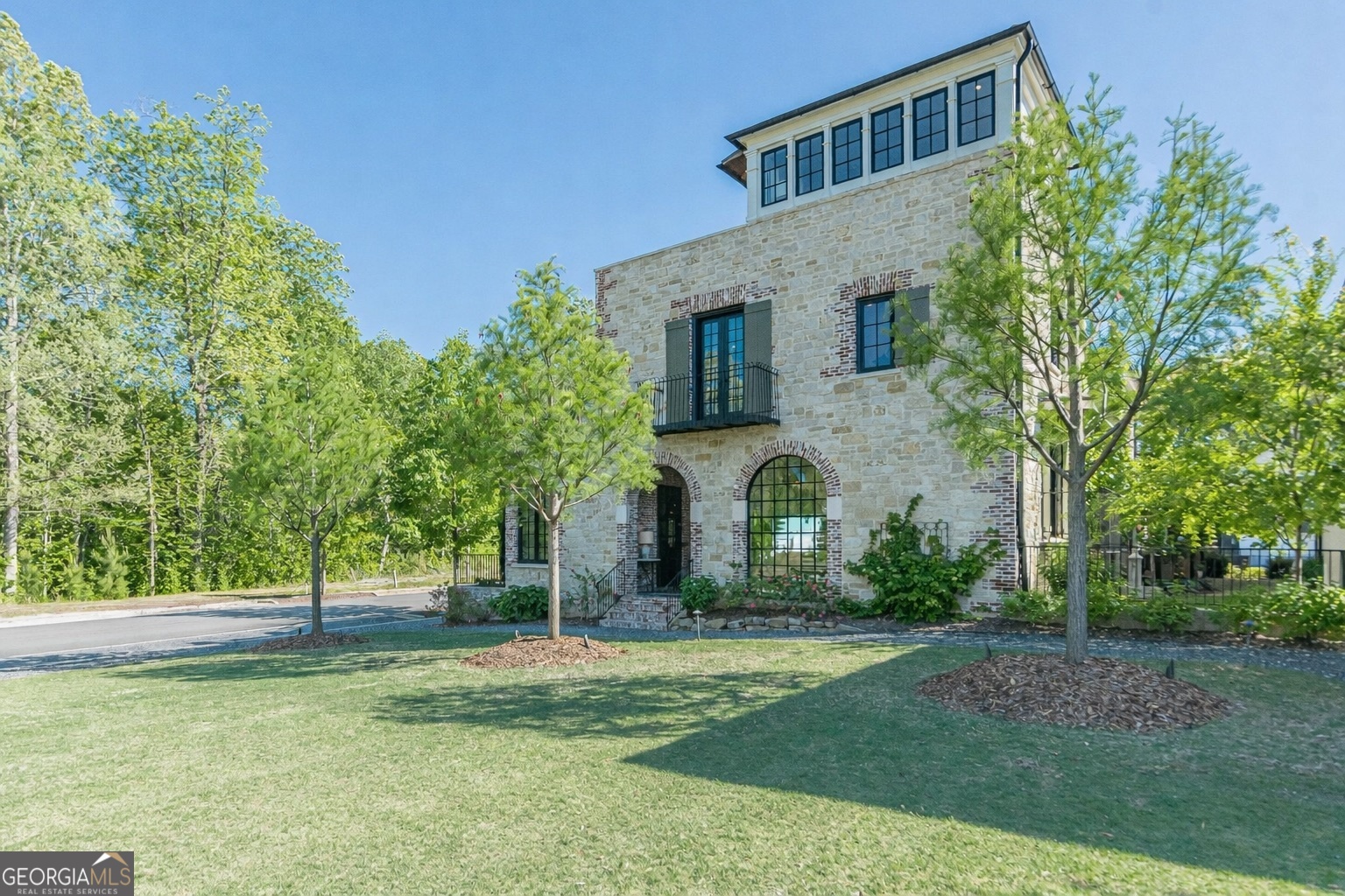 290 Guild Lane