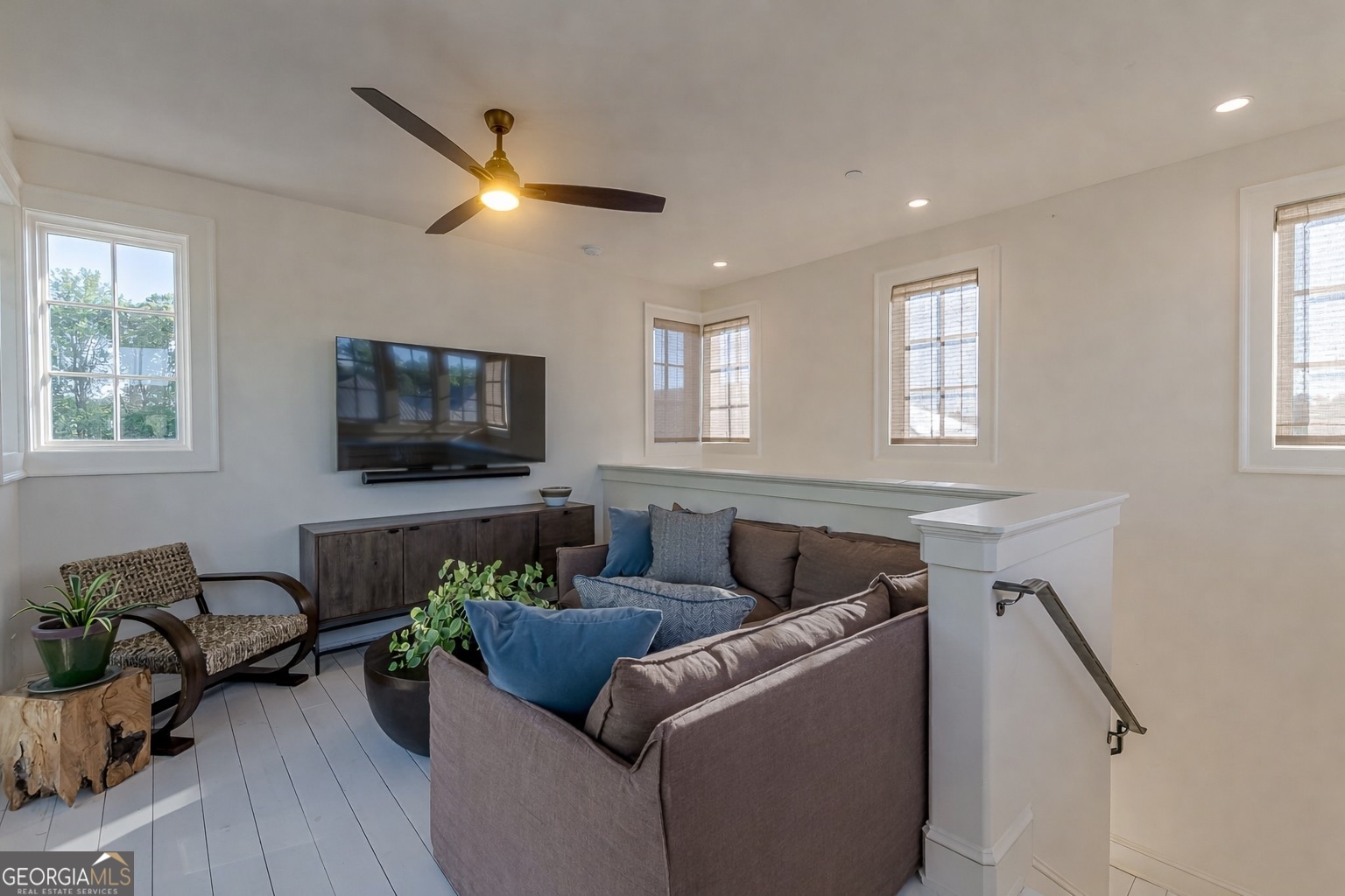290 Guild Lane