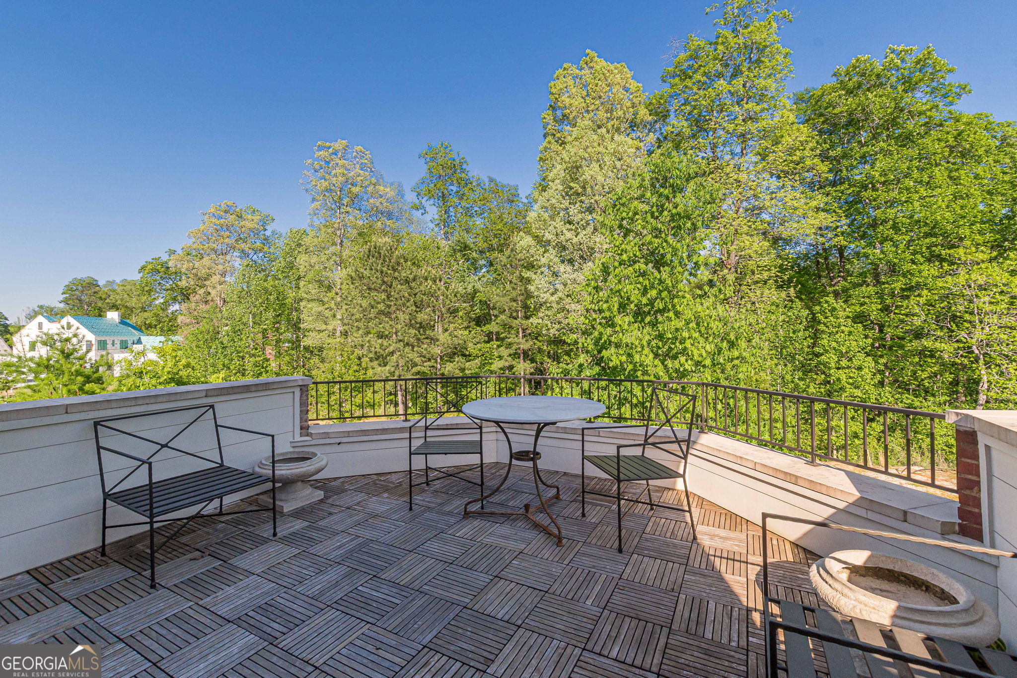 290 Guild Lane