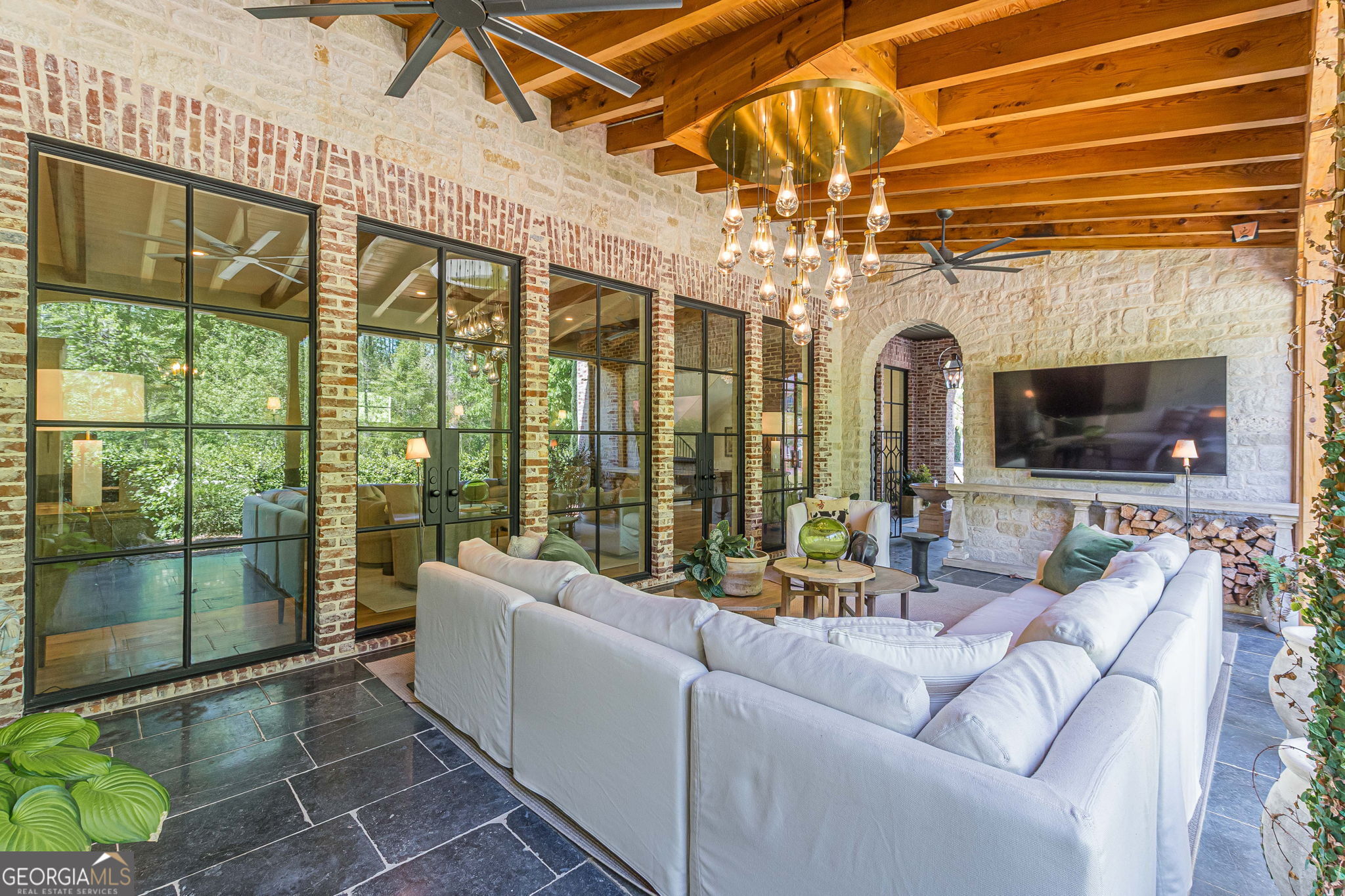 290 Guild Lane