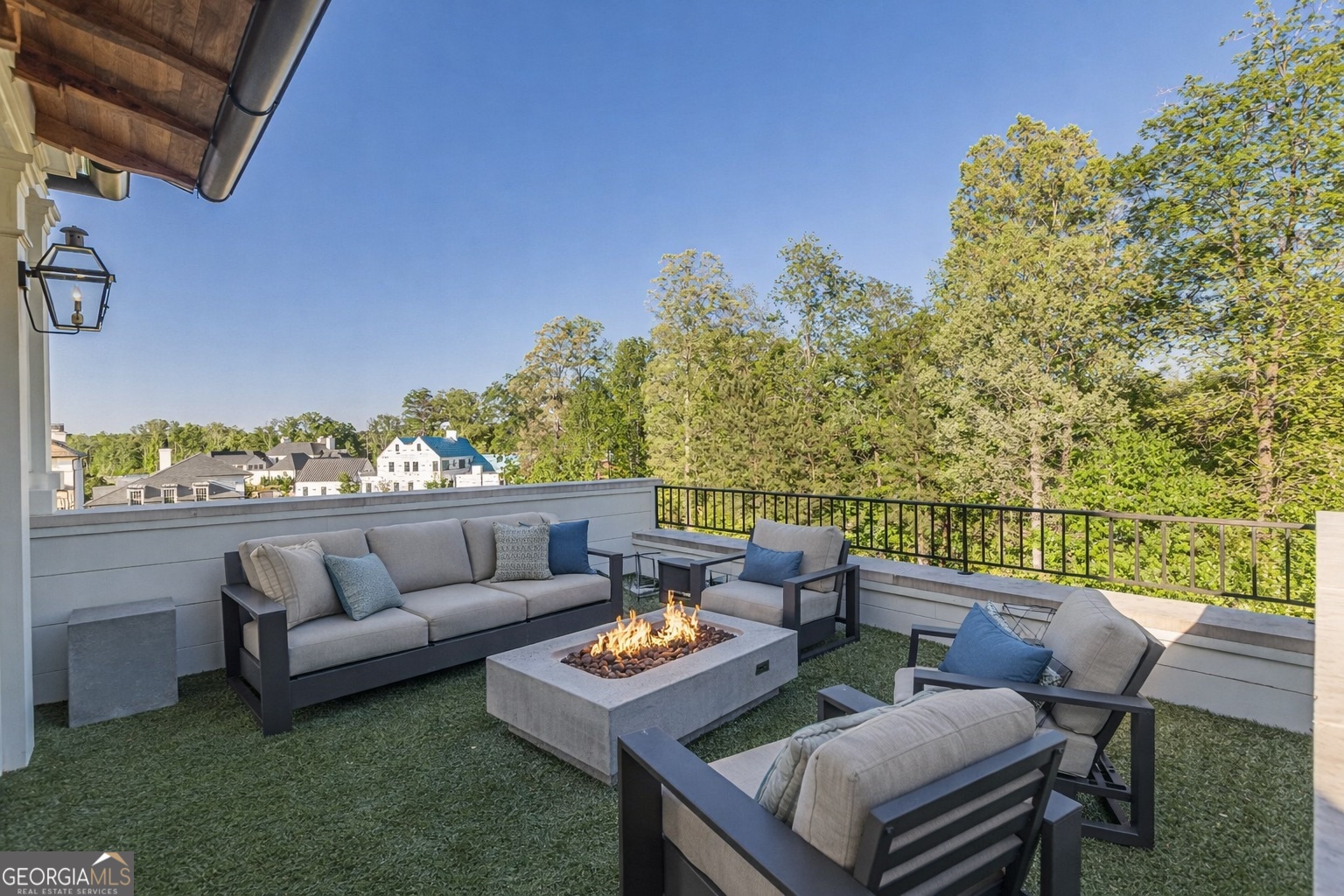 290 Guild Lane