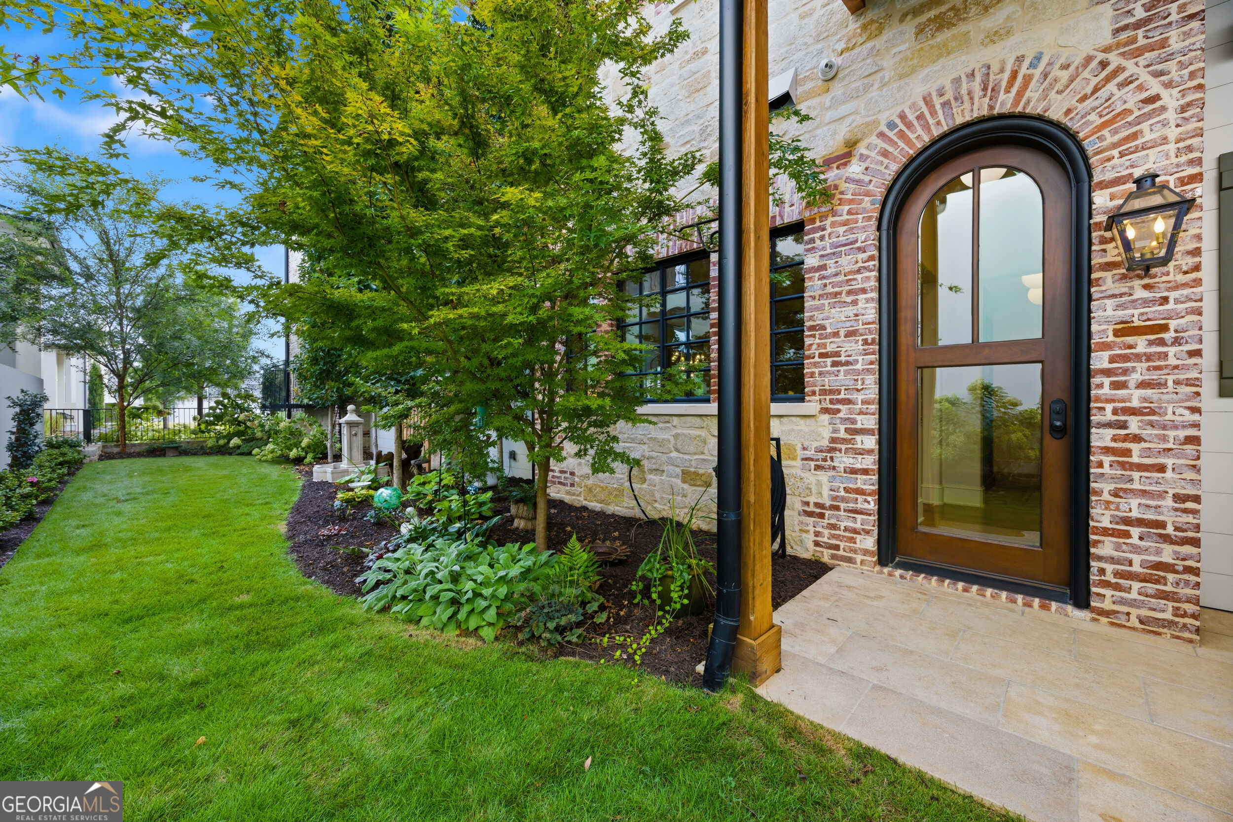 290 Guild Lane