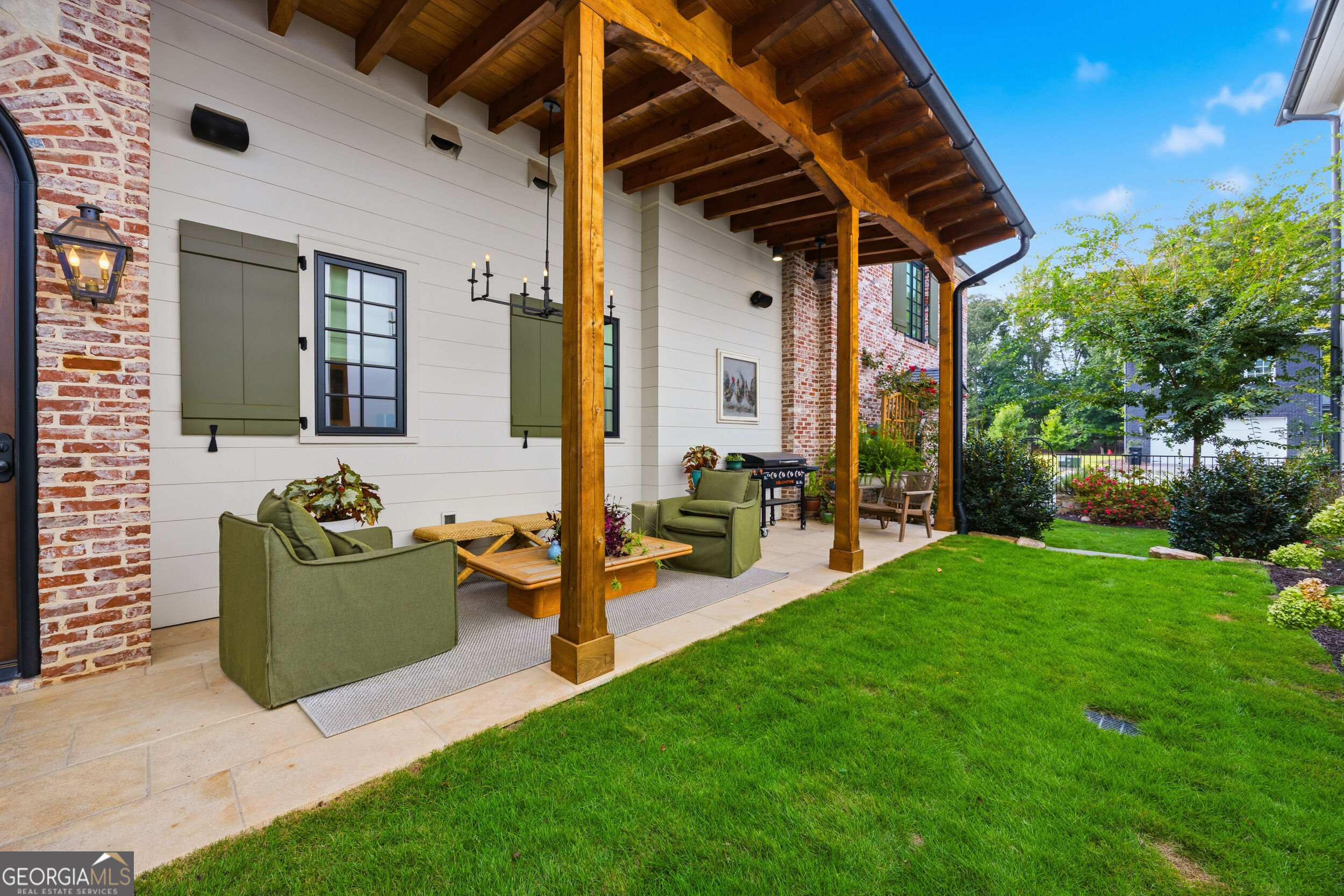 290 Guild Lane