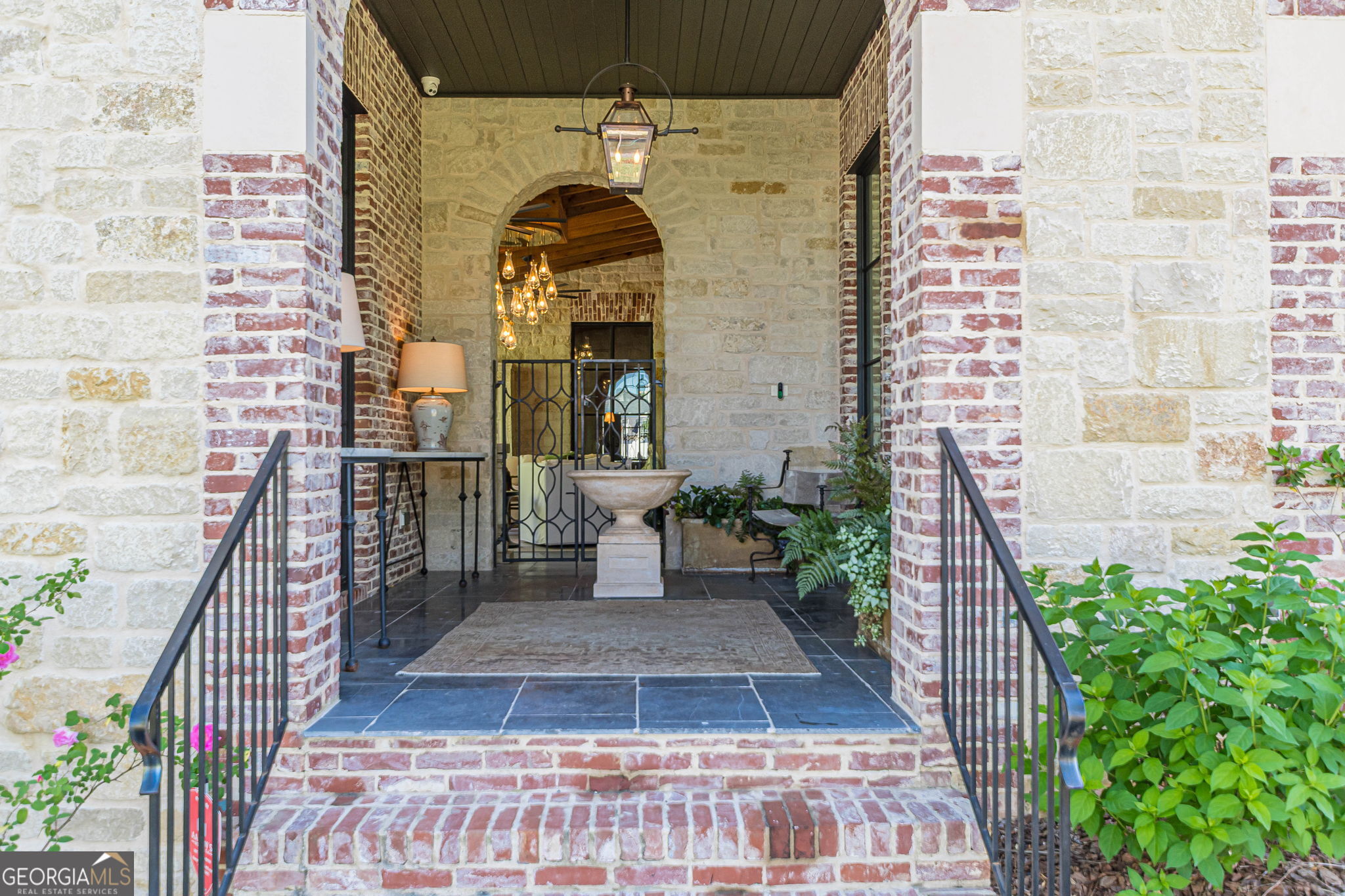 290 Guild Lane
