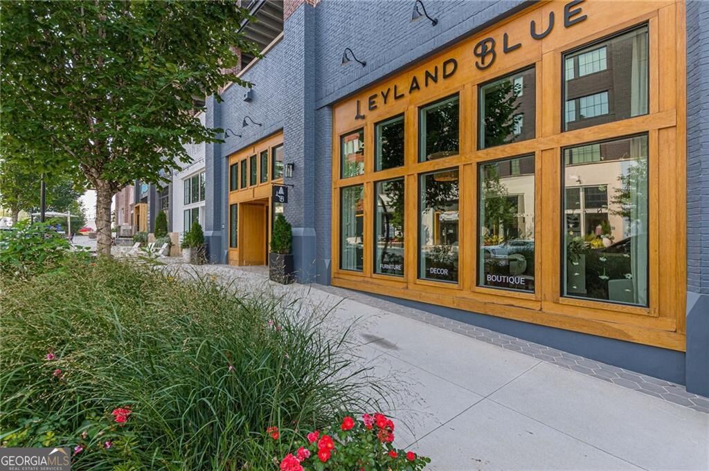 290 Guild Lane