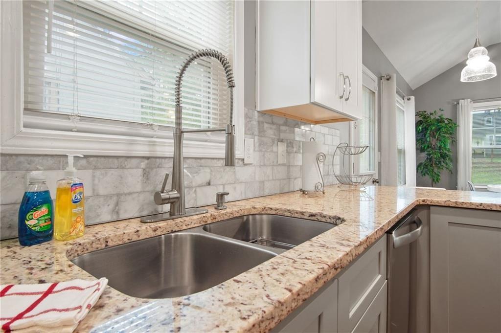 1547 Willowbrook Drive SW