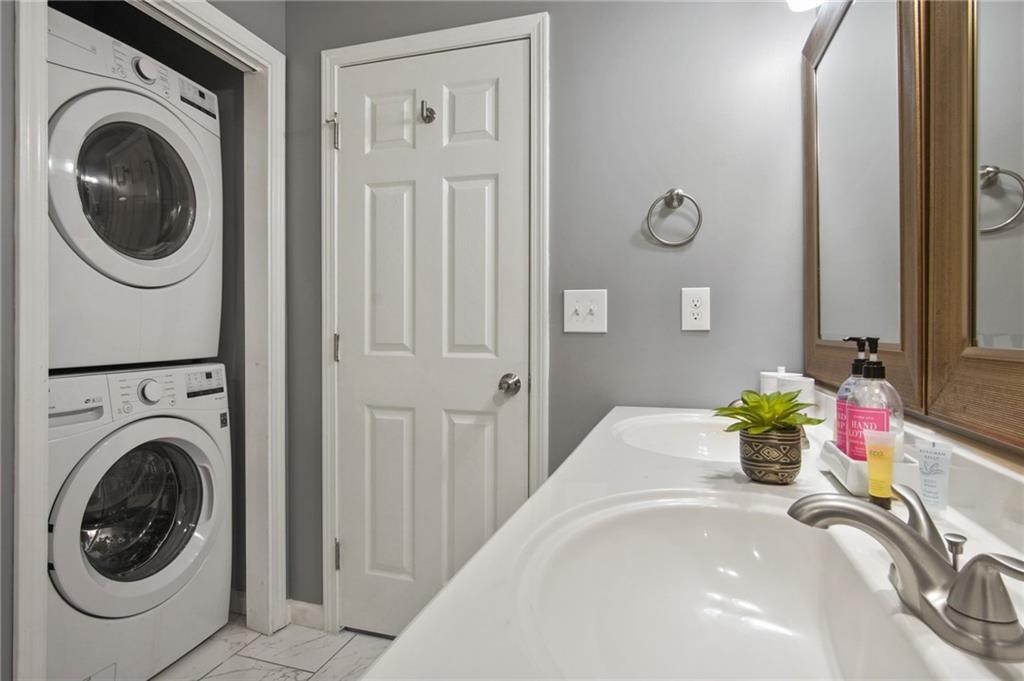 1547 Willowbrook Drive SW