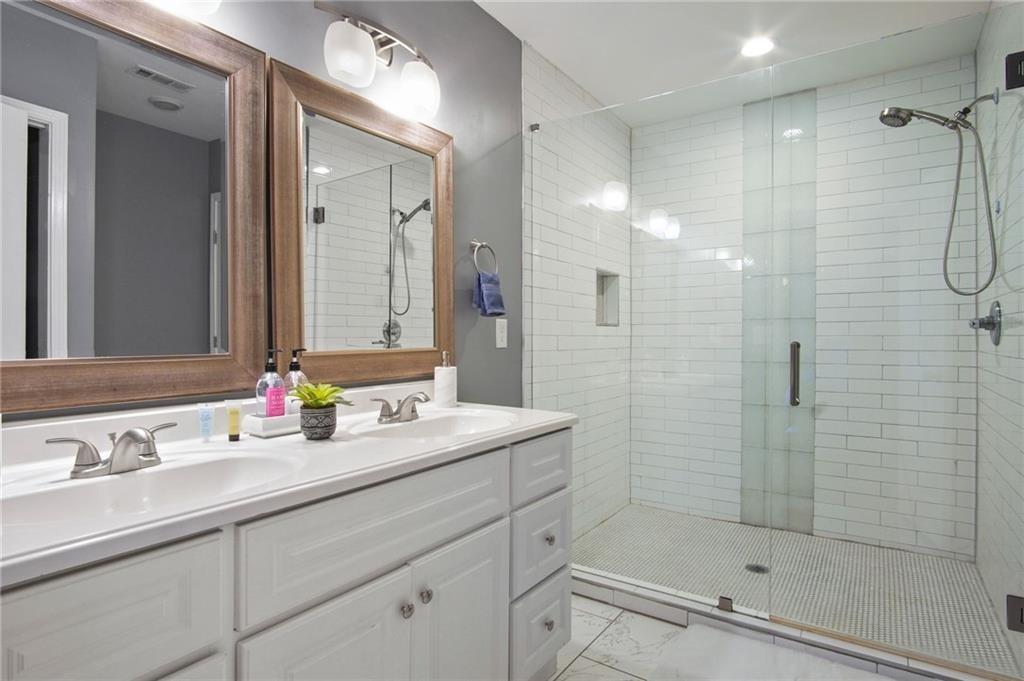 1547 Willowbrook Drive SW