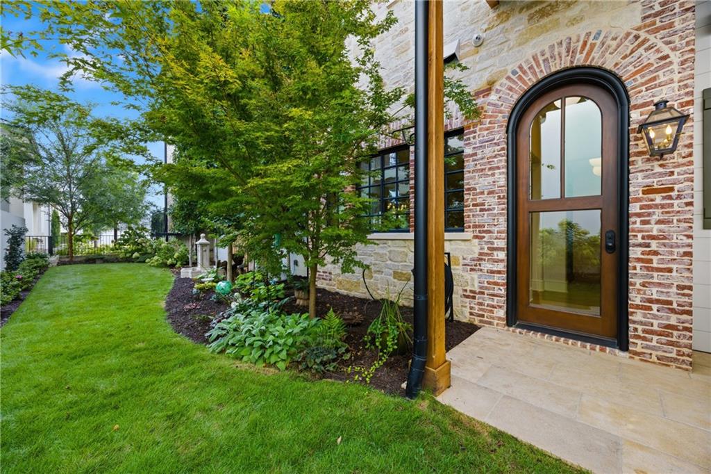 290 Guild Lane