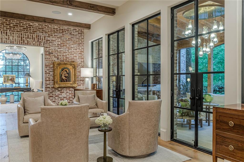 290 Guild Lane