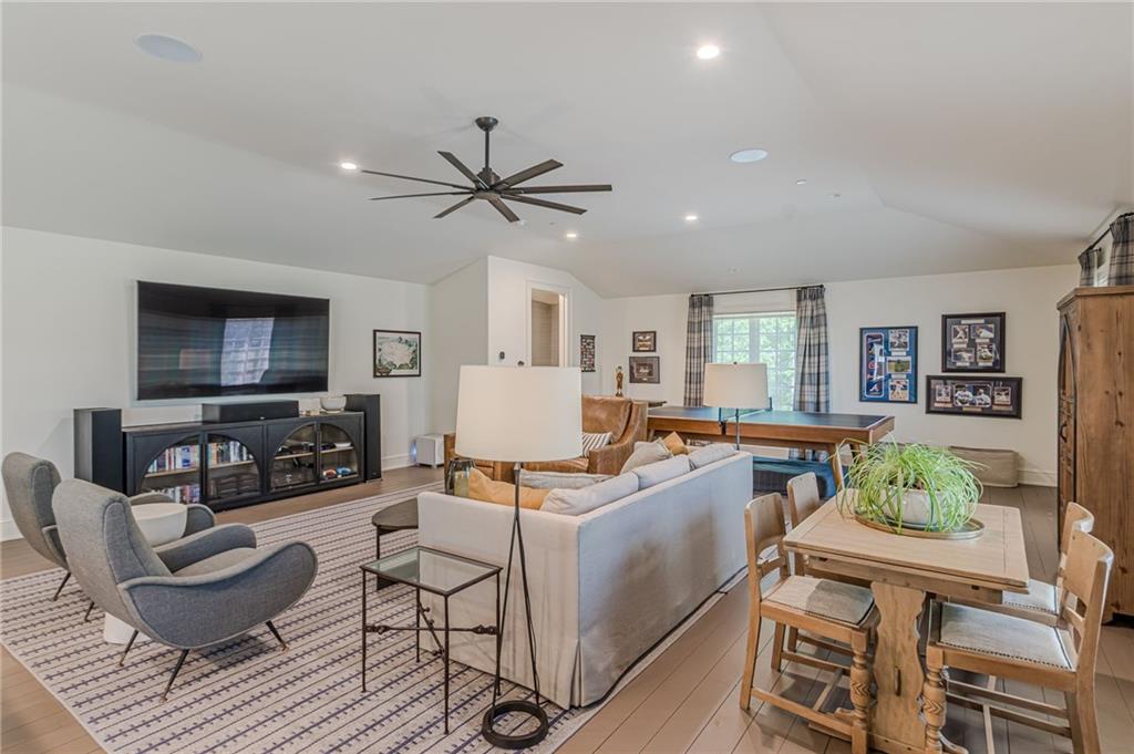 290 Guild Lane