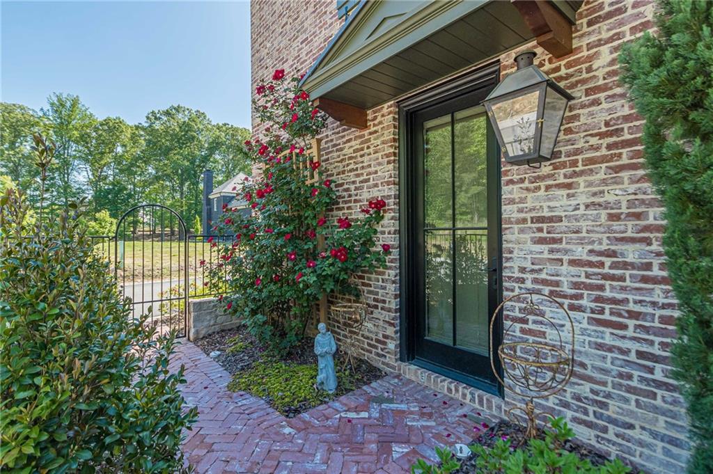 290 Guild Lane