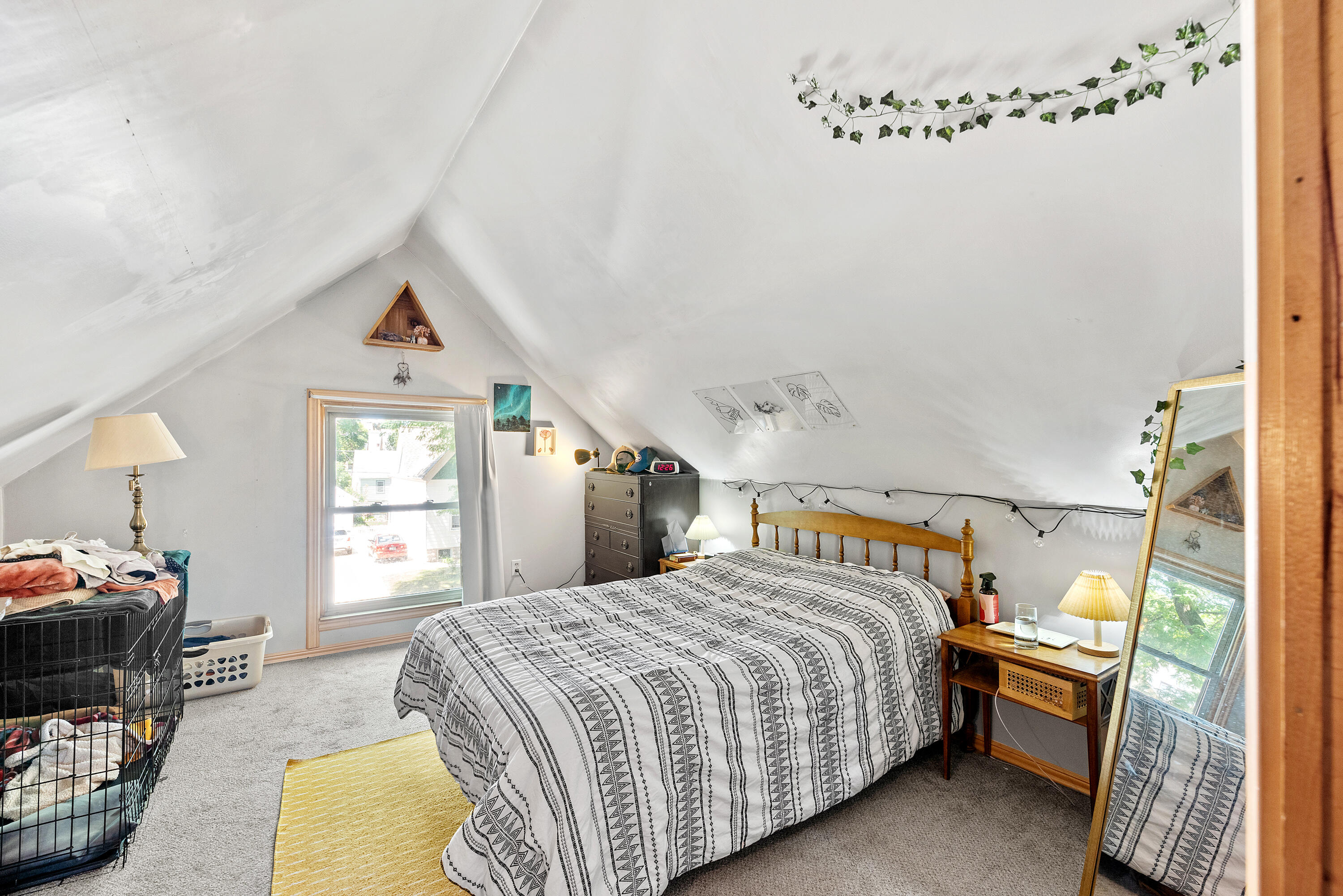 2958 S California St