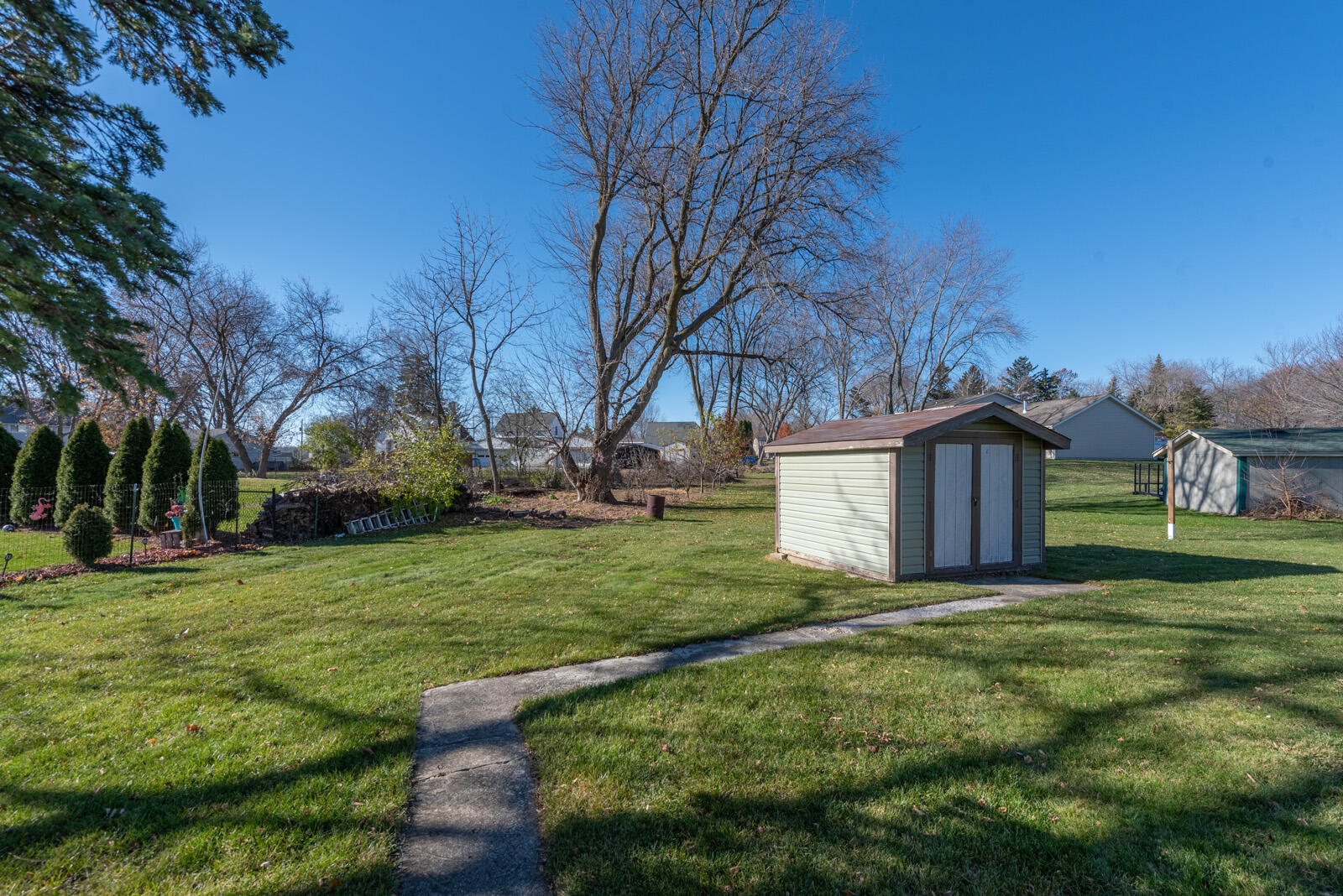8122 Waverly Ct