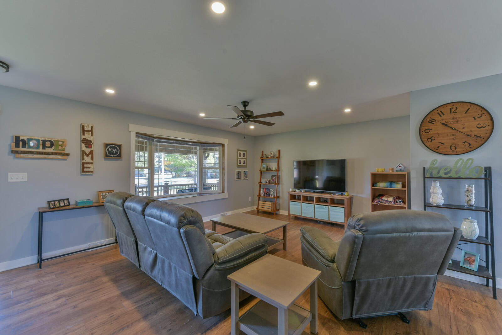 8122 Waverly Ct