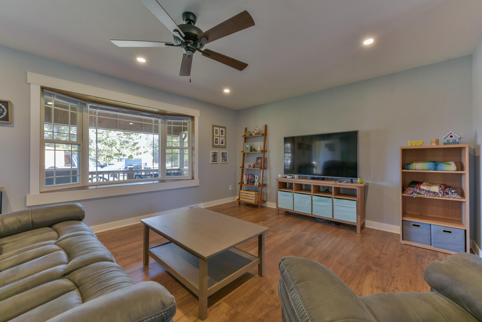 8122 Waverly Ct