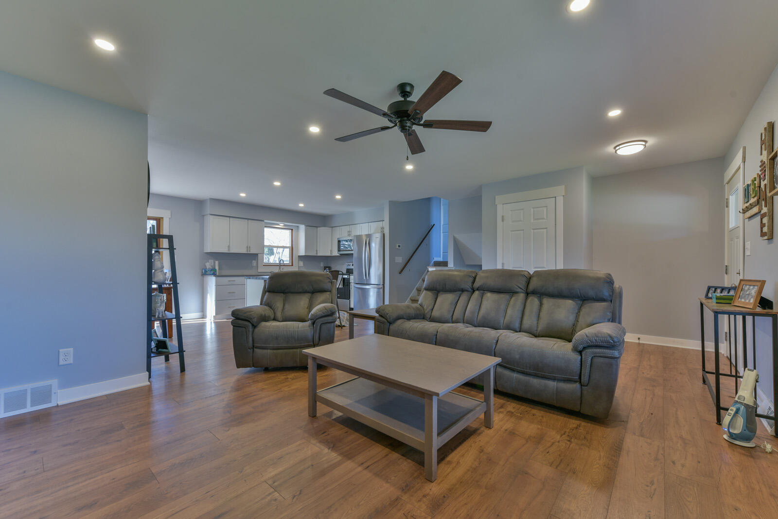 8122 Waverly Ct