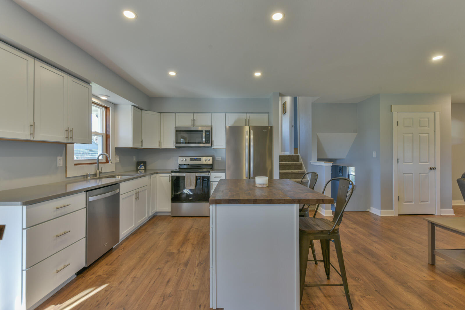 8122 Waverly Ct