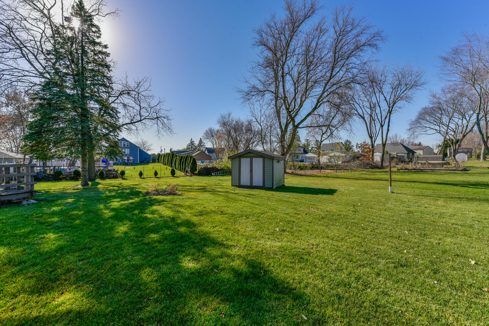 8122 Waverly Ct