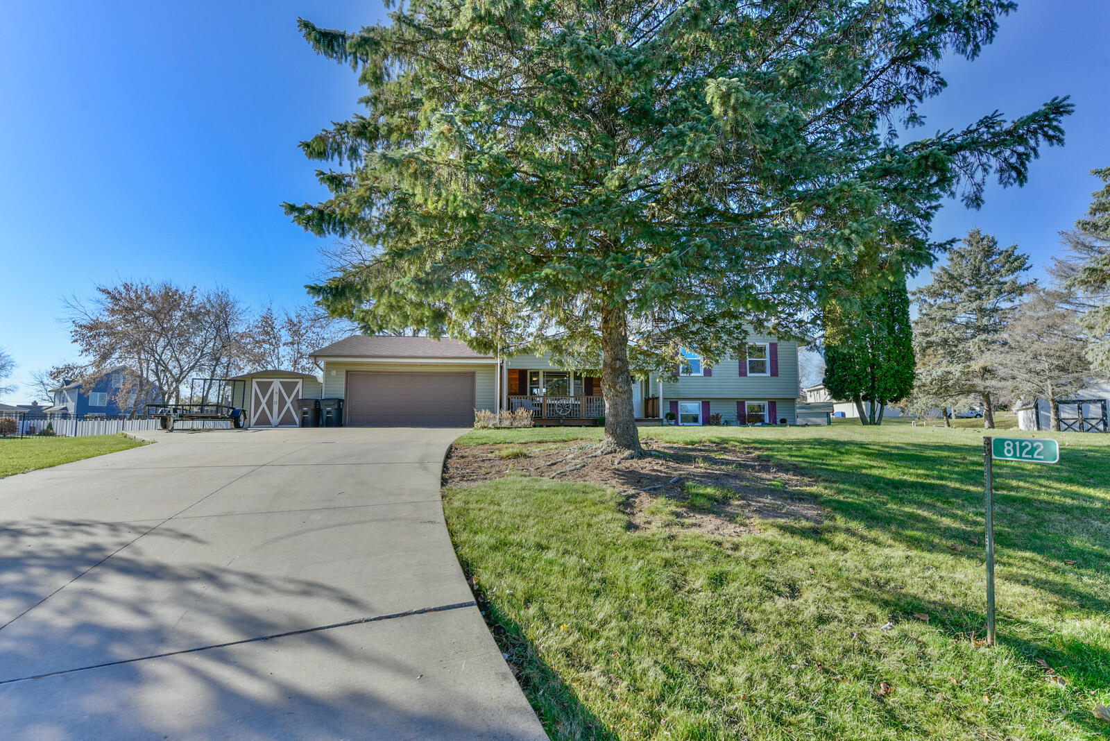 8122 Waverly Ct