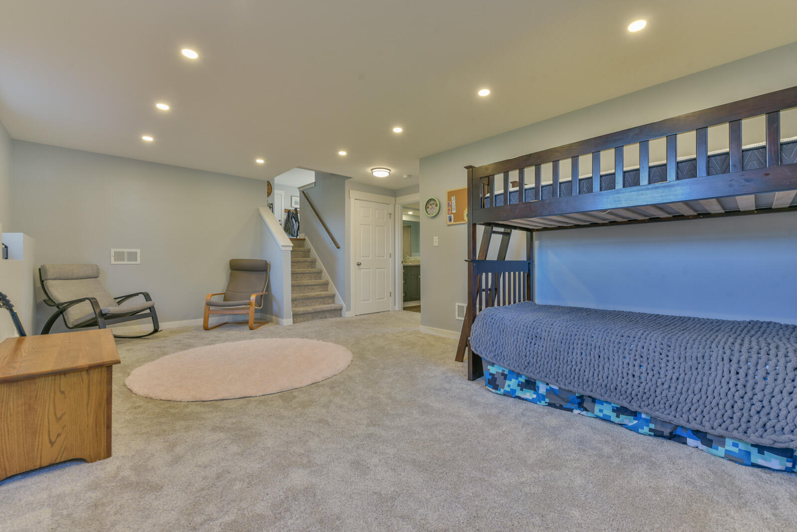 8122 Waverly Ct