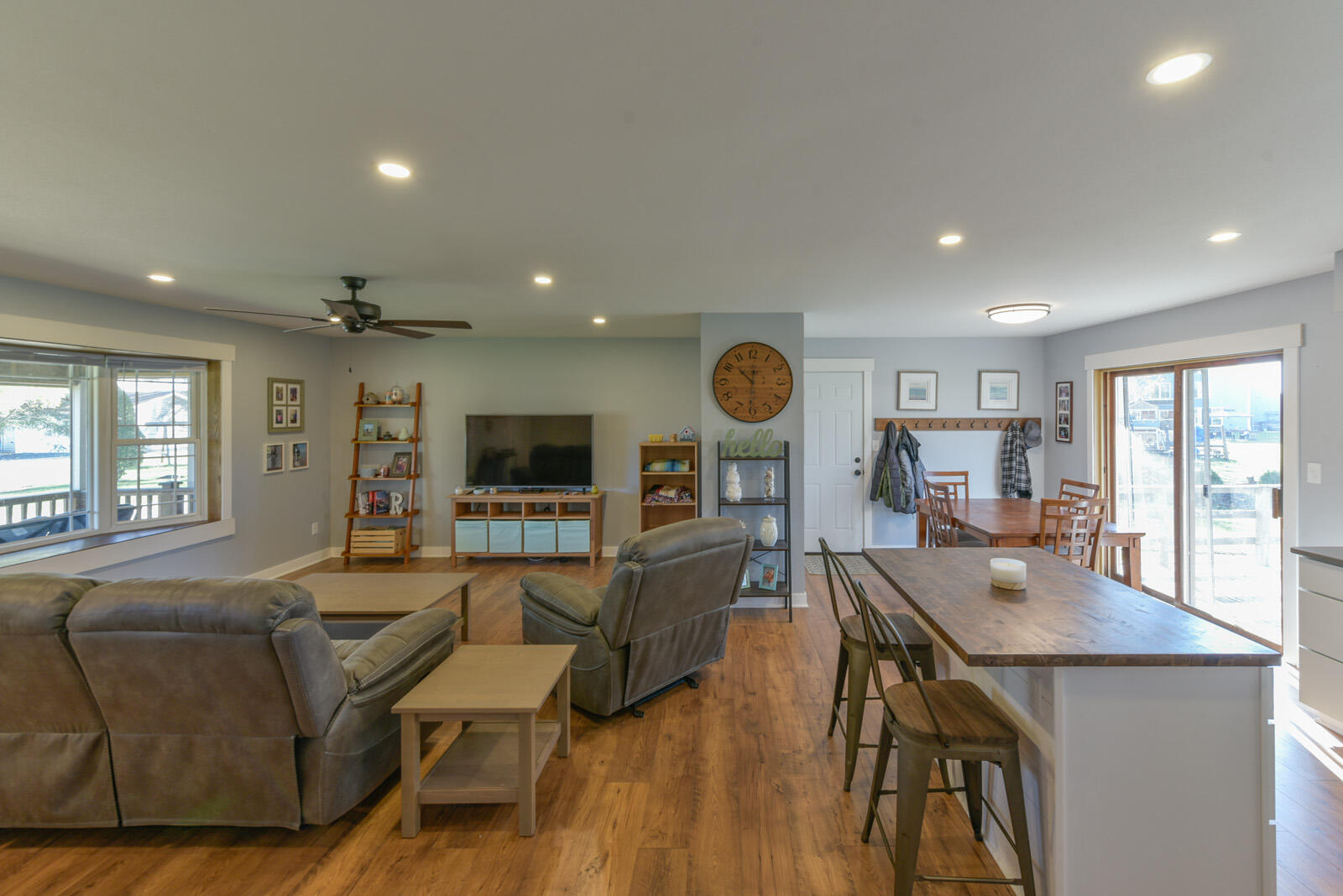 8122 Waverly Ct