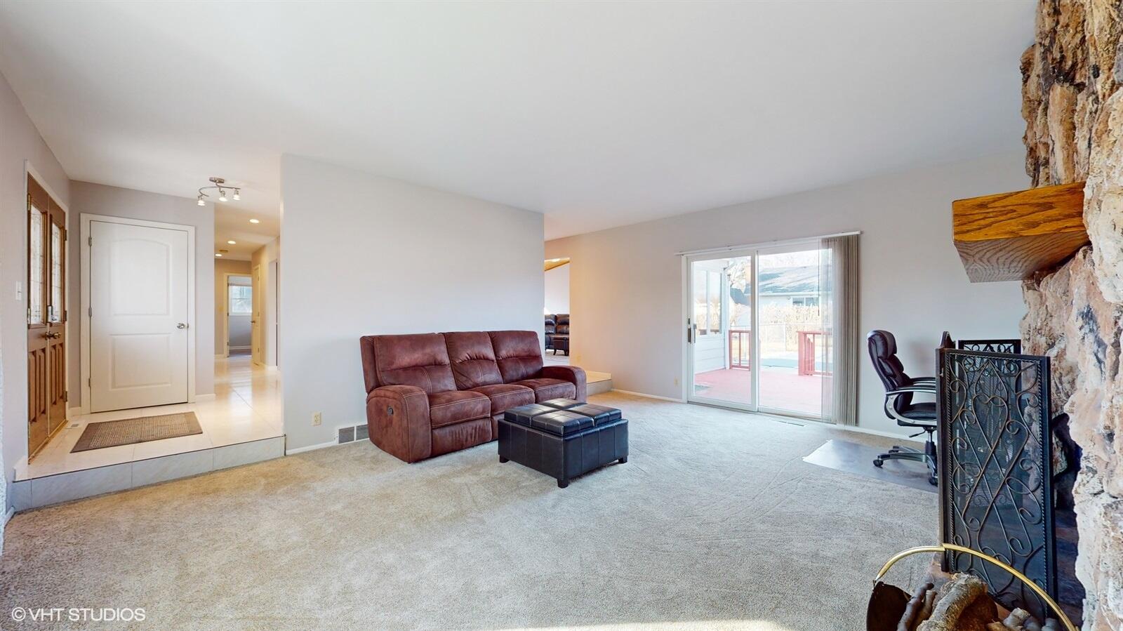 1723 Hillcrest Dr