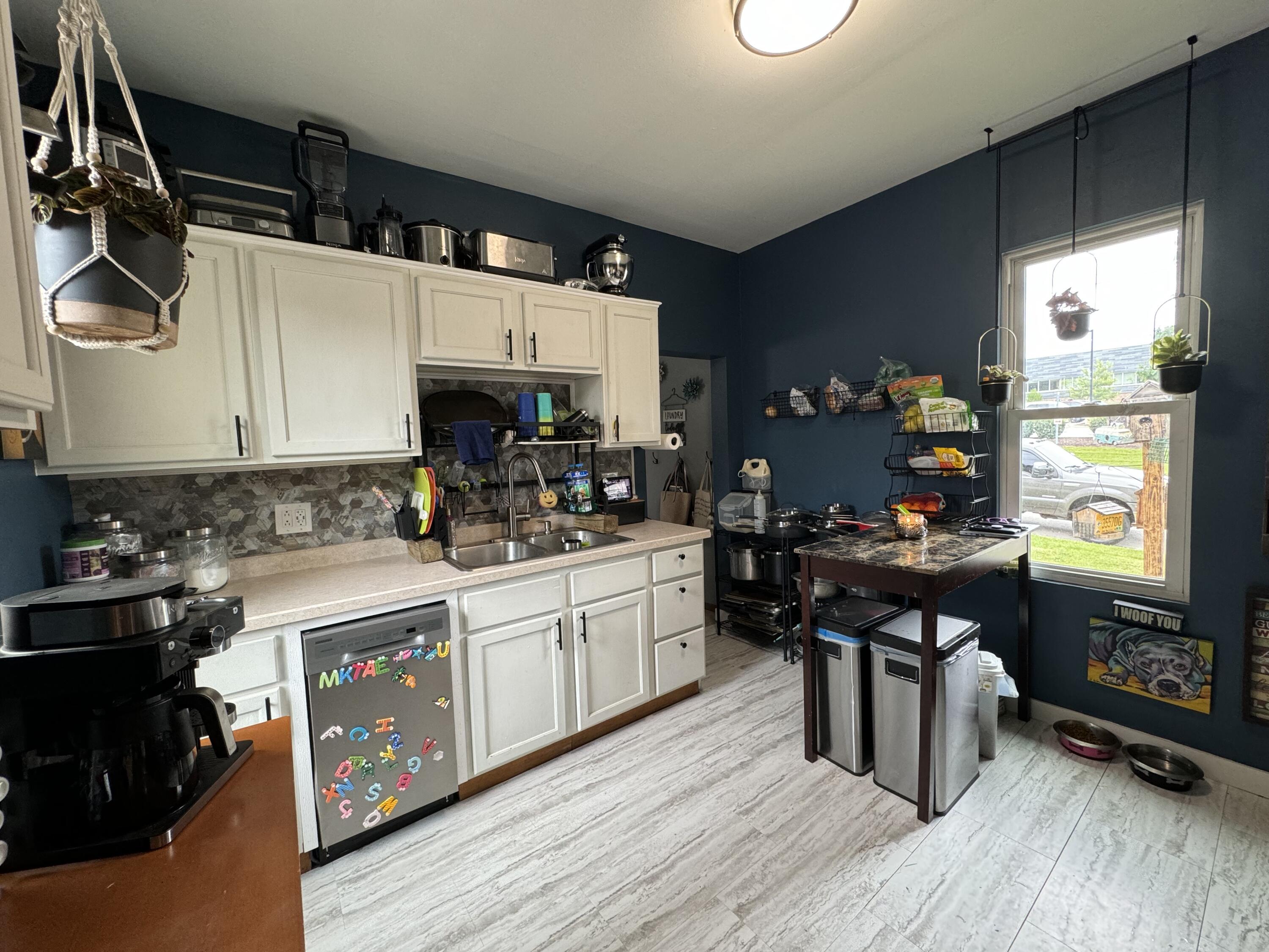 123 S Washington Ave