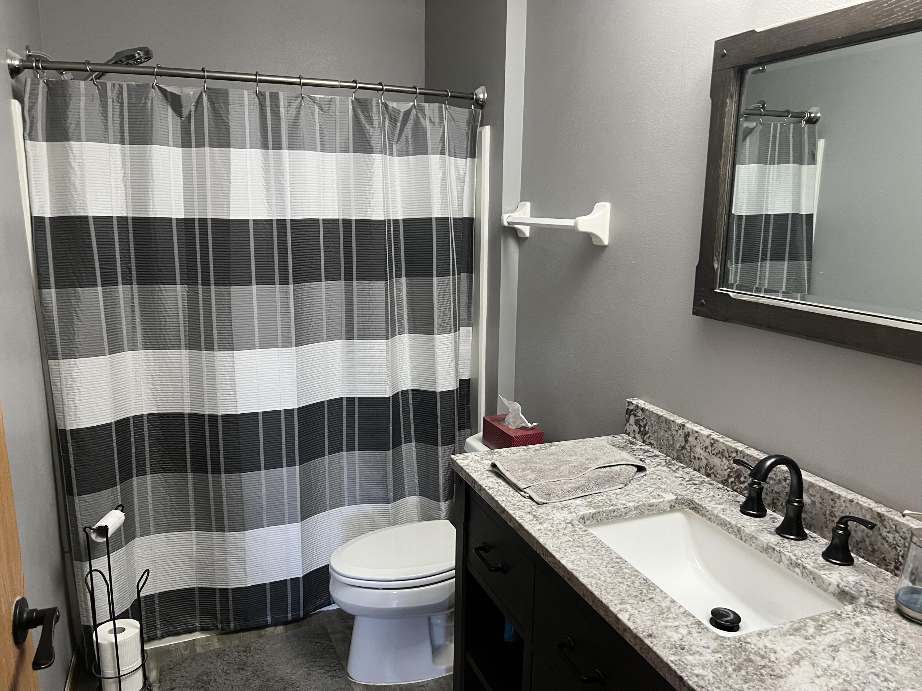 210 W Oak Leaf Dr Unit: 8