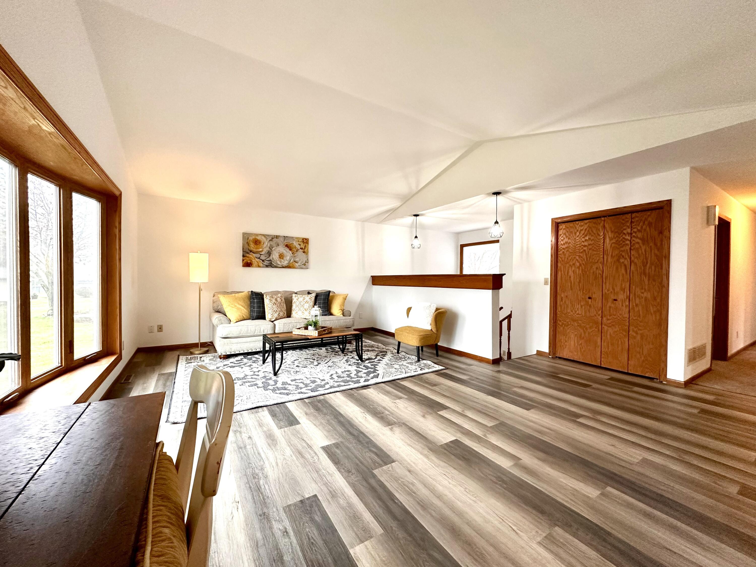 2523 Catherine Dr
