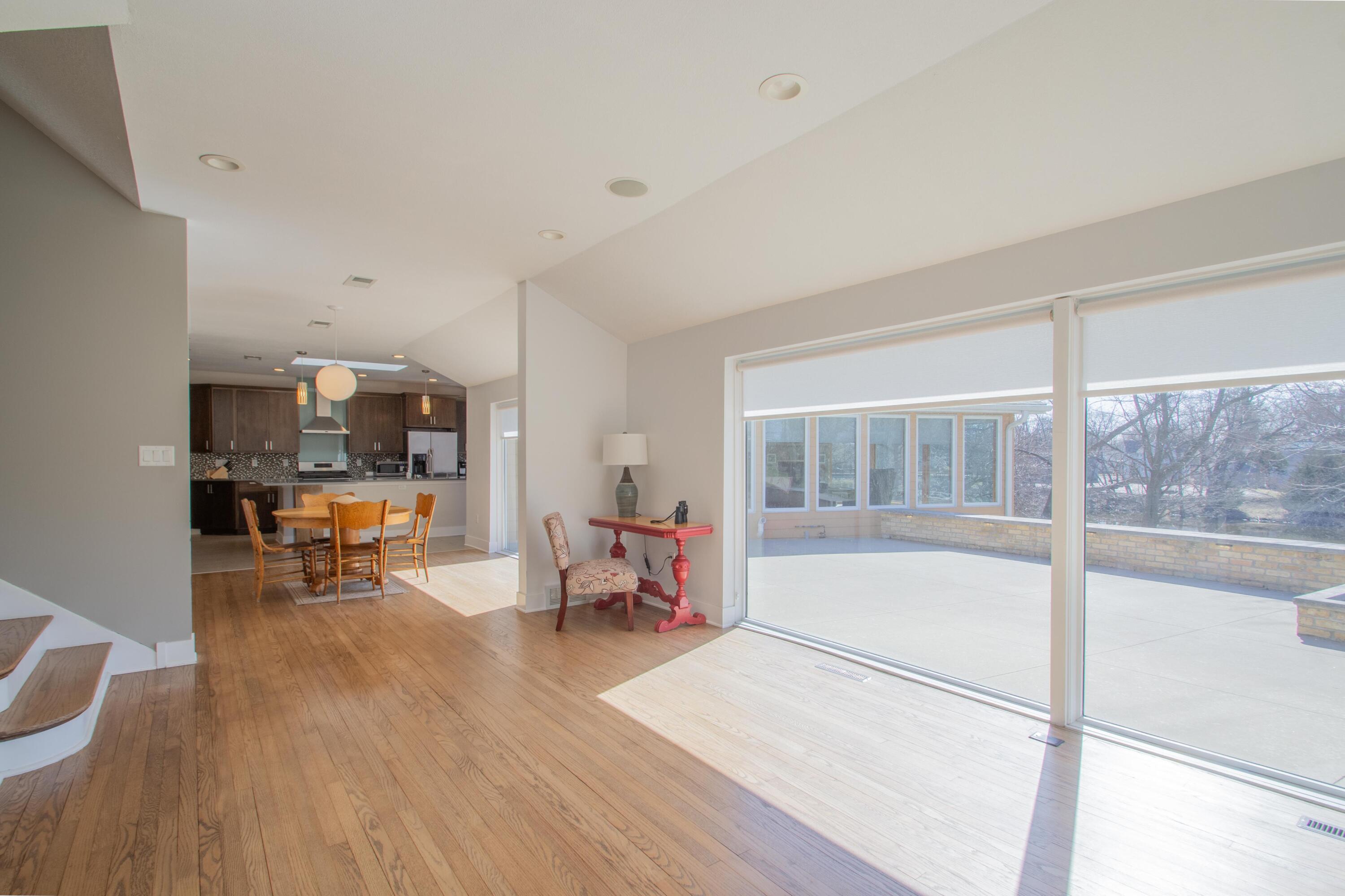 305 Elizabeth St