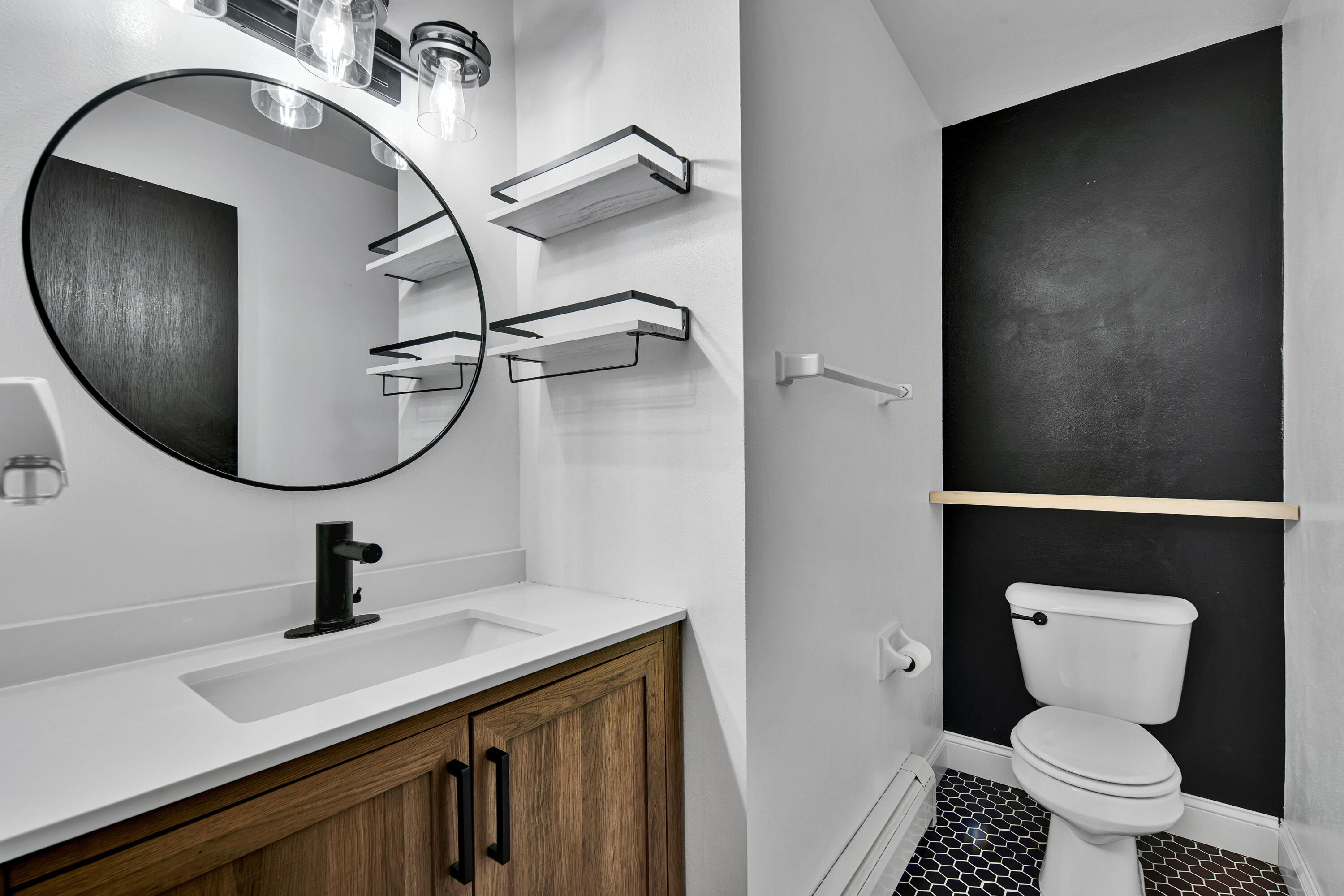 8560 W Waterford Ave Unit: 7