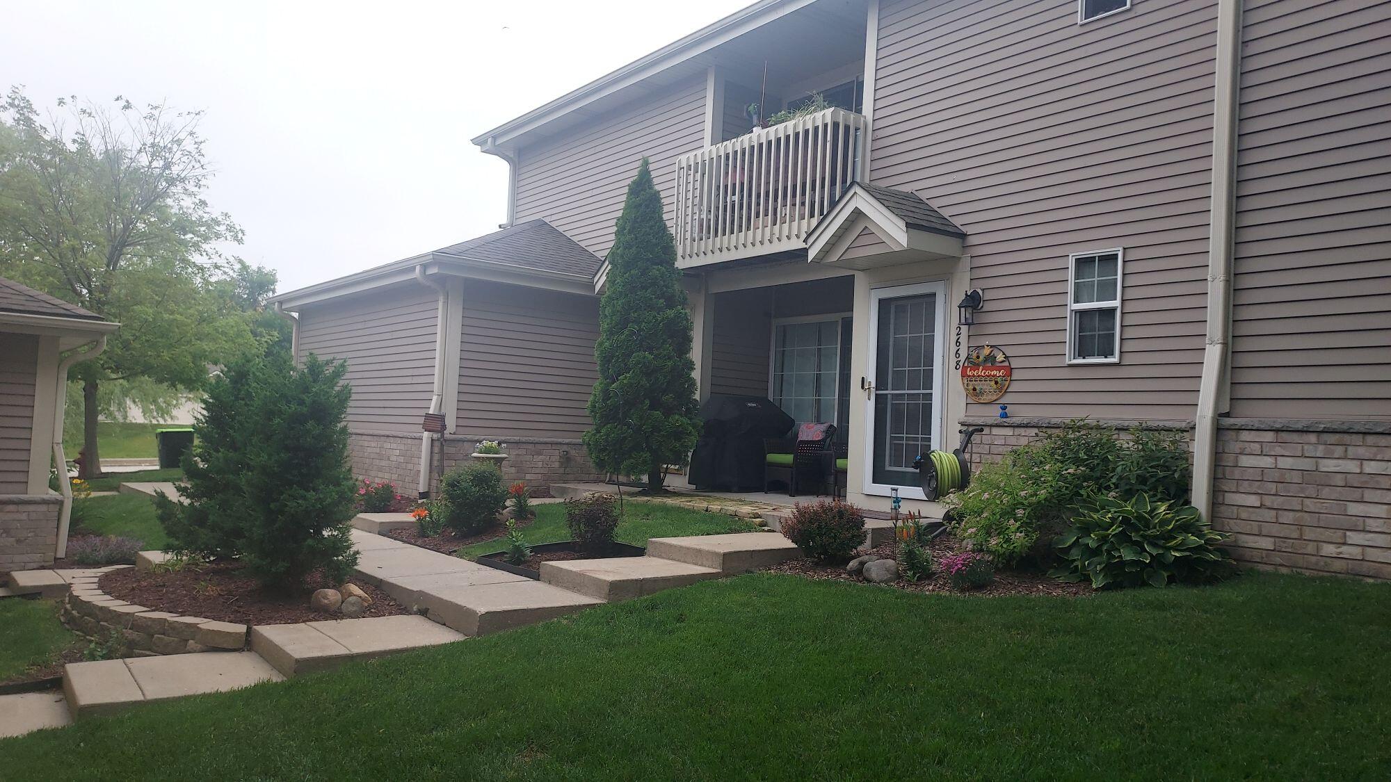 2672 Hidden Dr