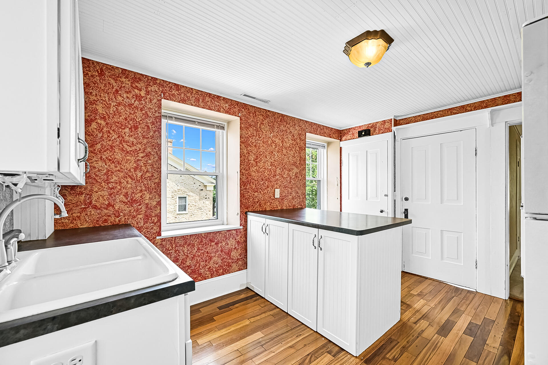 208 W Jefferson St Unit: 210