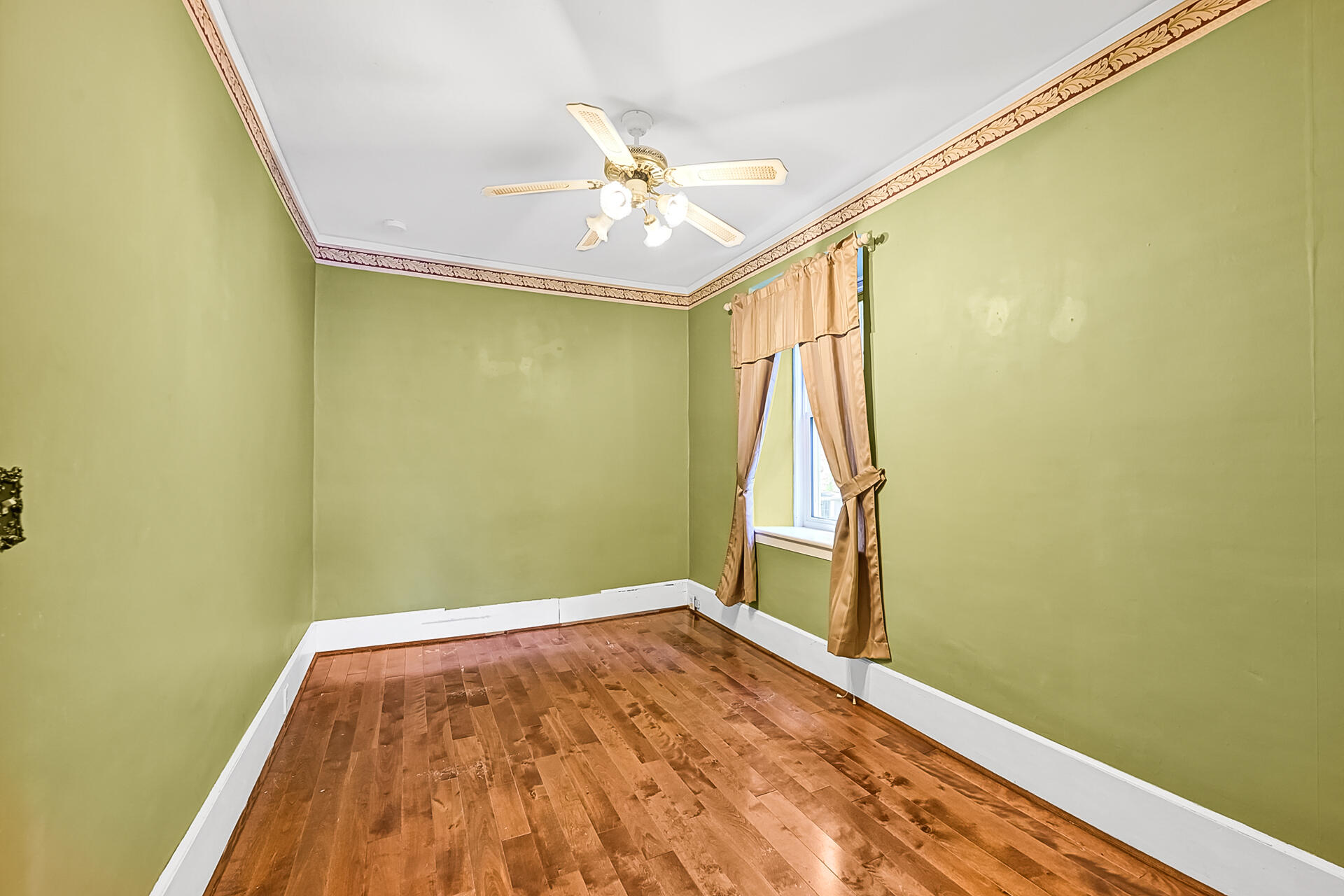 208 W Jefferson St Unit: 210