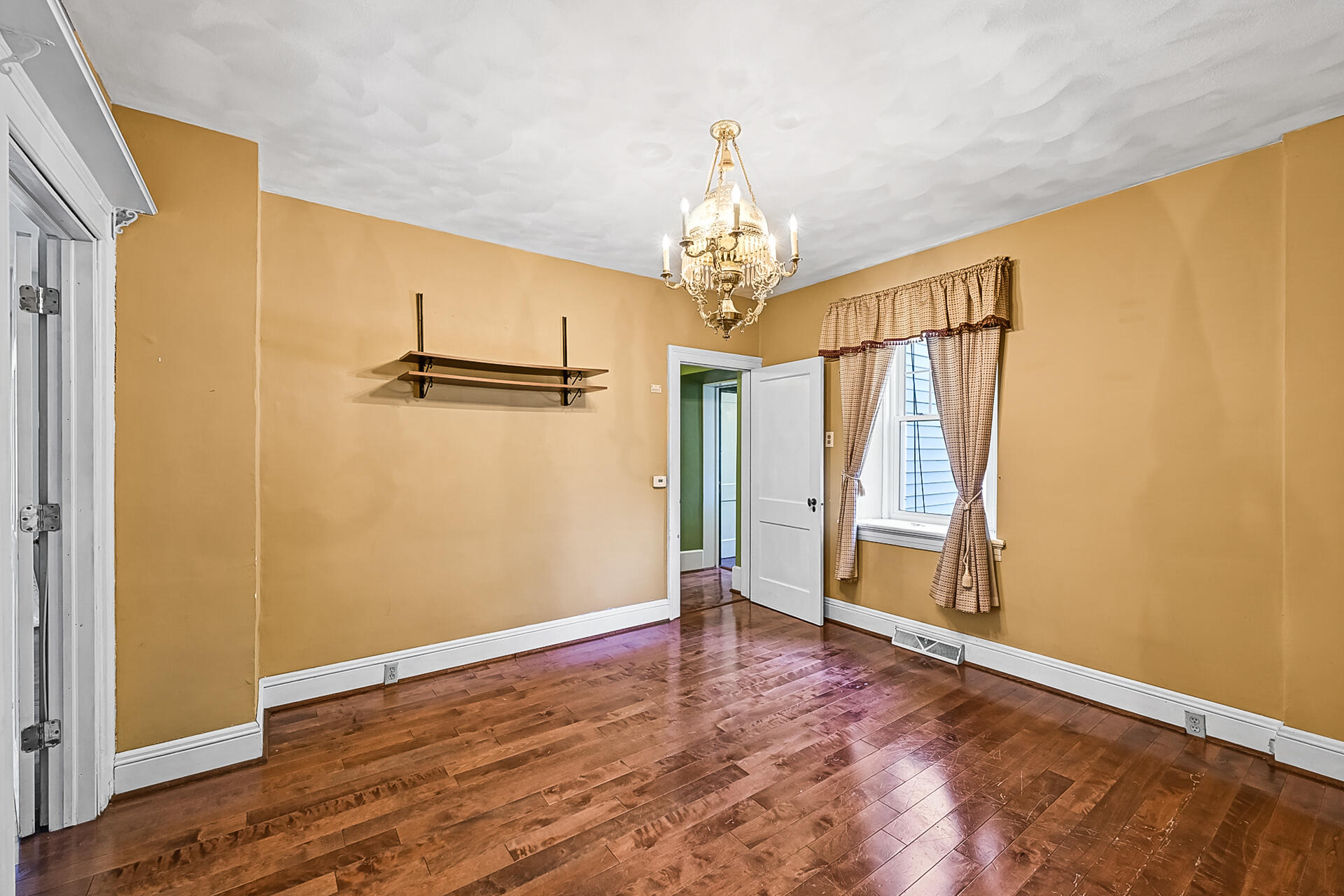 208 W Jefferson St Unit: 210