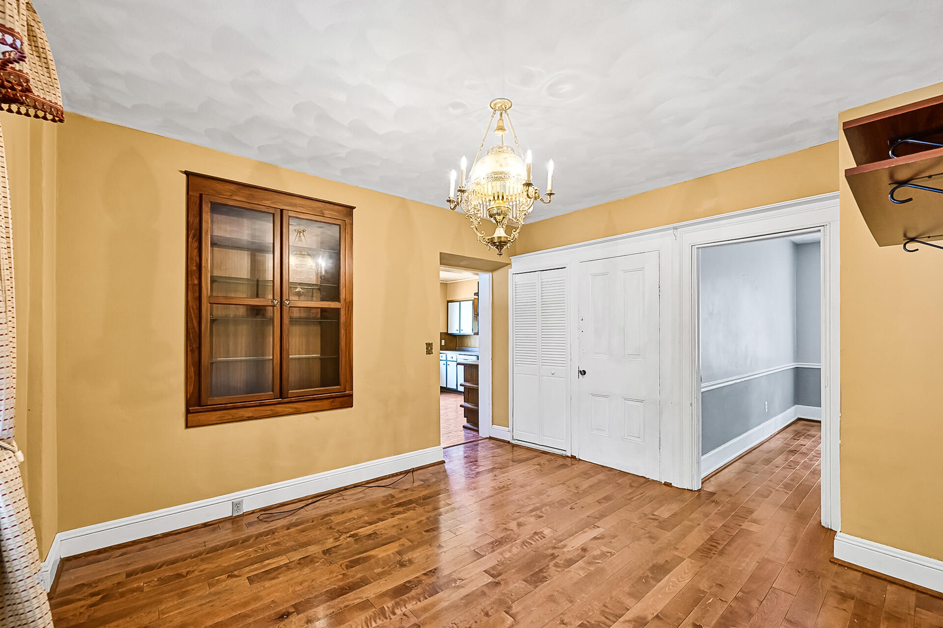 208 W Jefferson St Unit: 210