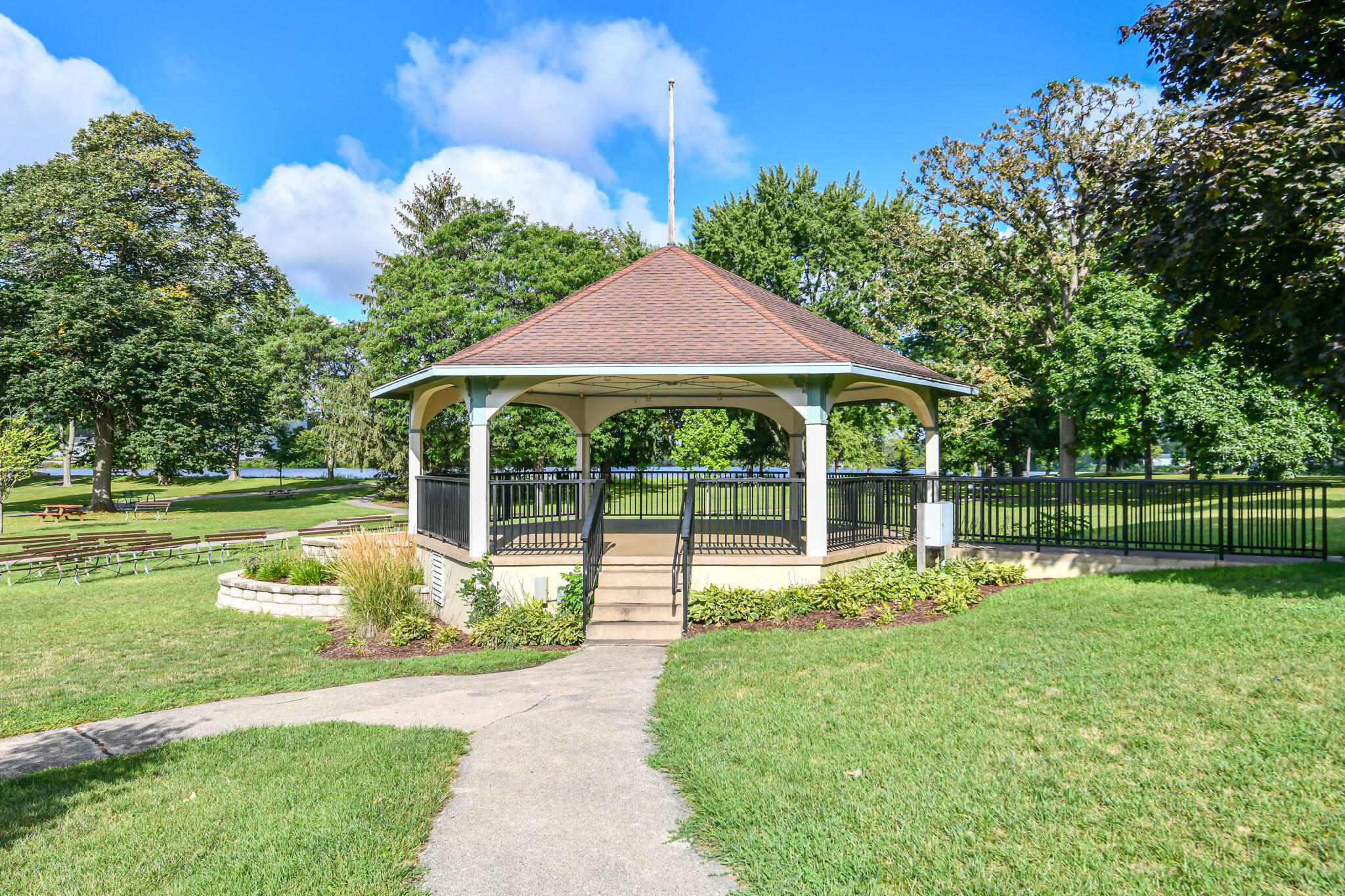 208 W Jefferson St Unit: 210