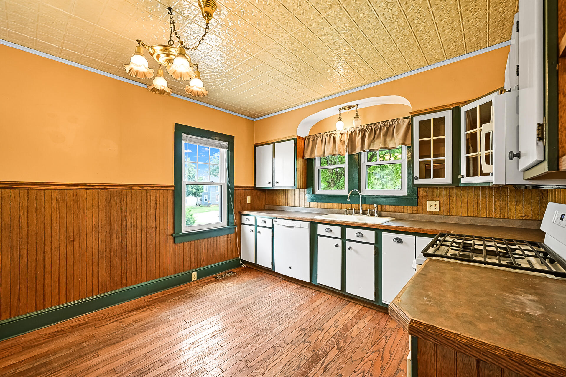 208 W Jefferson St Unit: 210