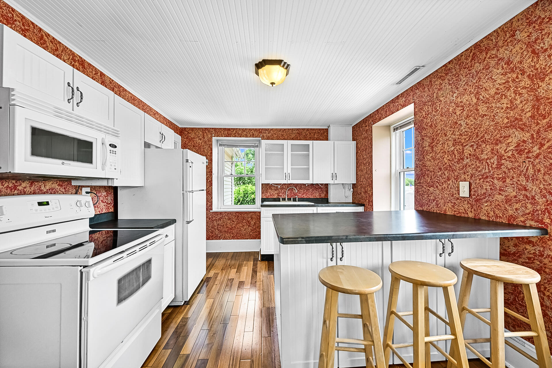 208 W Jefferson St Unit: 210